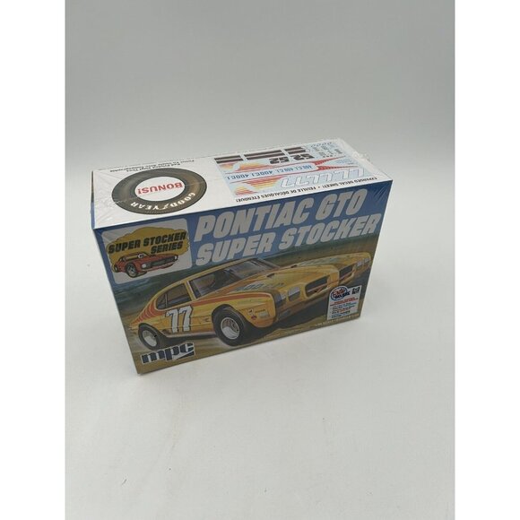 MPC 1970 Pontiac GTO Super Stocker Series 1:25 939 Plastic Model Kit - Picture 1 of 5